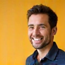 Ritratto di Paolo G. con un sorriso fiducioso